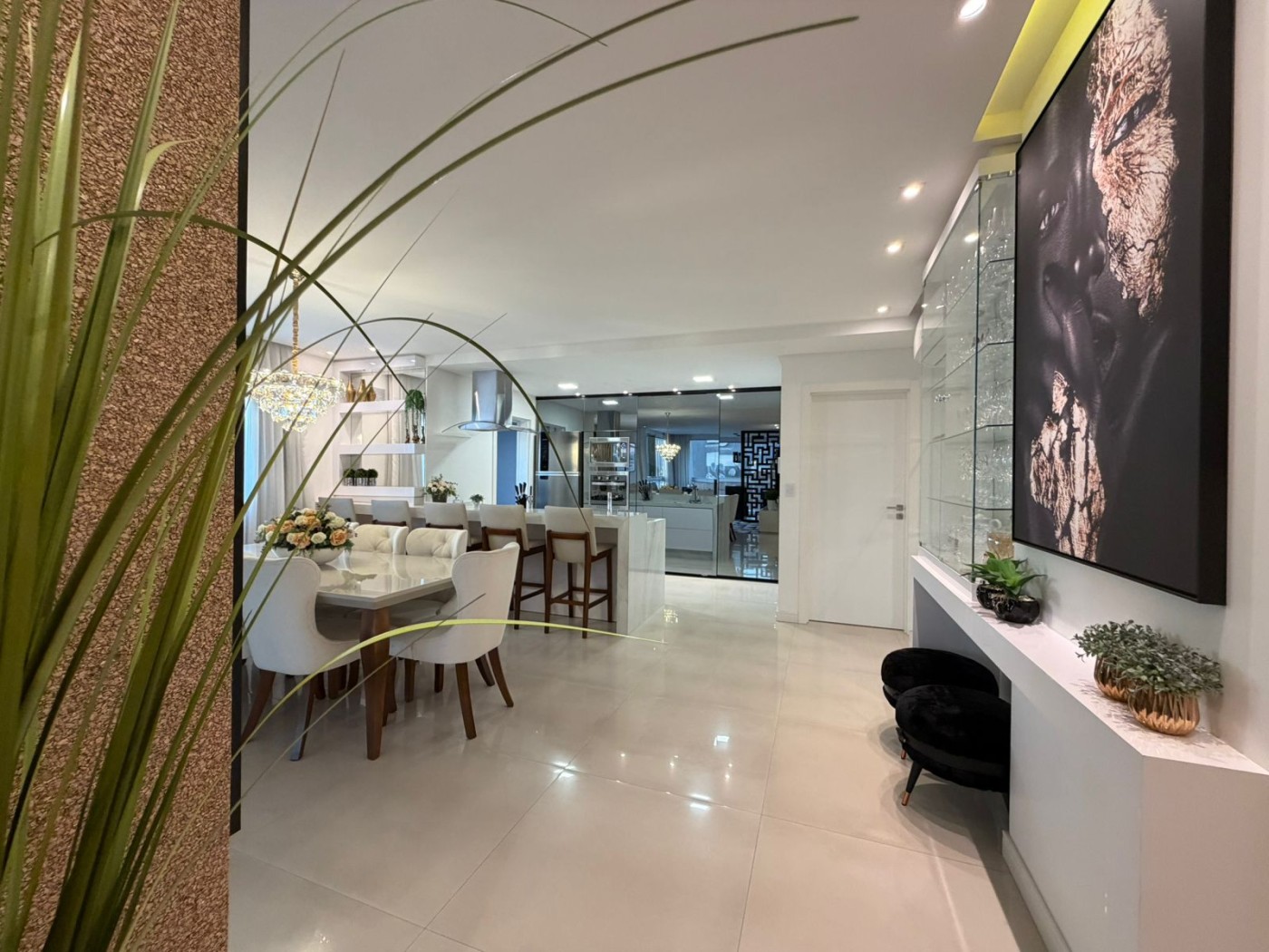 Apartamento para Venda em Indaial, Nações, 3 dormitórios, 3 suítes, 4 banheiros, 2 vagas — foto 2